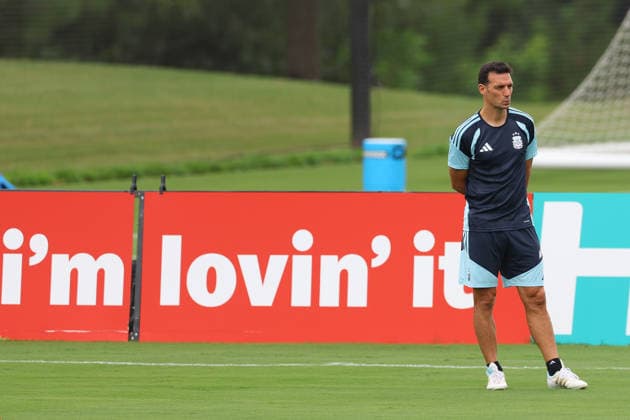 Argentina™s head coach Lionel Scalonilooks on before a MD-1 training session one day ahead of the 2026 World Cup semi- final match between England and Argentina, at Atlanta United FC Training Center, on July 14, 2026 in Marietta, Georgia, United States.¨(Photo by Alejandro PAGNI PHOTOxPHOTO) MARIETTA UNITED STATES *** Argentina’s head coach Lionel Scaloni looks on before a Matchday 1 training session one day ahead of the 2026 World Cup semifinal match between England and Argentina, at the Atlanta United FC Training Center, on July 14, 2026, in Marietta, Georgia, United States. Photo by Alejandro PAGNI PHOTOxPHOTO MARIETTA UNITED STATES Copyright: xALEJANDROxPAGNIx