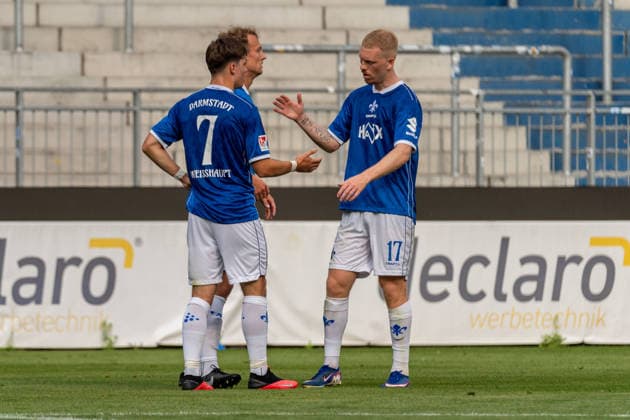 Jubel zum Tor zum 2:0 durch Noah Weisshaupt (SV Darmstadt 98, 07), v.l. Yannik Luehrs (SV Darmstadt 98, 49), Kai Klefisch (SV Darmstadt 98, 17), GER, SV Darmstadt 98 vs. FC 08 Homburg, Fussball, Testspiel, Saison 2026 2027, 14.07.2026, DFL REGULATIONS PROHIBIT ANY USE OF PHOTOGRAPHS AS IMAGE SEQUENCES AND OR QUASI-VIDEO, GER, SV Darmstadt 98 vs. FC 08 Homburg, Fussball, Testspiel, Saison 2026 2027, 14.07.2026 Darmstadt *** Celebration following Noah Weisshaupt s goal to make it 2–0 for SV Darmstadt 98, 07; from left: Yannik Luehrs, SV Darmstadt 98, 49, Kai Klefisch, SV Darmstadt 98, 17, GER, SV Darmstadt 98 vs. FC 08 Homburg, soccer, friendly match, 2026–2027 season, July 14, 2026, DFL regulations prohibit any use of photographs as image sequences and or quasi-video, GER, SV Darmstadt 98 vs. FC 08 Homburg, soccer, friendly match, 2026–2027 season, July 14, 2026, Darmstadt Copyright: xEibner-Pressefoto J-NxGroemlingx EP_JGG