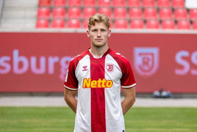 SSV Jahn Regensburg ; 3.Liga, Porträttermin 2026 2027, Malte Karbstein; SSV Jahn Regensburg; 3.Liga, Porträttermin 2026 2027, DFL REGULATIONS PROHIBIT ANY USE OF PHOTOGRAPHS AS IMAGE SEQUENCES AND OR QUASI-VIDEO. *** SSV Jahn Regensburg 3. Liga, Photo Shoot 2026–2027, Malte Karbstein, SSV Jahn Regensburg, 3rd Division, Portrait Session 2026–2027, DFL regulations prohibit any use of photographs as image sequences and or quasi-video