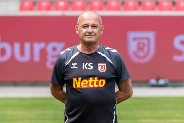 SSV Jahn Regensburg ; 3.Liga, Porträttermin 2026 2027, Klaus-Dieter Schneider (Betreuer); SSV Jahn Regensburg; 3.Liga, Porträttermin 2026 2027, DFL REGULATIONS PROHIBIT ANY USE OF PHOTOGRAPHS AS IMAGE SEQUENCES AND OR QUASI-VIDEO. *** SSV Jahn Regensburg, 3rd Division, Photo Shoot 2026–2027, Klaus Dieter Schneider, Coach, SSV Jahn Regensburg, 3rd Division, Photo Shoot 2026–2027, DFL regulations prohibit any use of photographs as image sequences and or quasi-video
