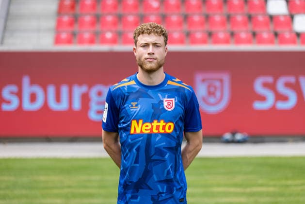 SSV Jahn Regensburg ; 3.Liga, Porträttermin 2026 2027, Hannes Hermann; SSV Jahn Regensburg; 3.Liga, Porträttermin 2026 2027, DFL REGULATIONS PROHIBIT ANY USE OF PHOTOGRAPHS AS IMAGE SEQUENCES AND OR QUASI-VIDEO. *** SSV Jahn Regensburg 3. Liga, Photo Shoot 2026–2027, Hannes Hermann, SSV Jahn Regensburg, 3rd Division, Portrait Session 2026–2027, DFL regulations prohibit any use of photographs as image sequences and or quasi-video