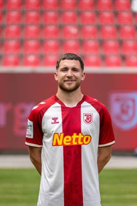 SSV Jahn Regensburg ; 3.Liga, Porträttermin 2026 2027, Oscar Schönfelder; SSV Jahn Regensburg; 3.Liga, Porträttermin 2026 2027, DFL REGULATIONS PROHIBIT ANY USE OF PHOTOGRAPHS AS IMAGE SEQUENCES AND OR QUASI-VIDEO. *** SSV Jahn Regensburg 3rd Division, Photo Shoot 2026–2027, Oscar Schönfelder SSV Jahn Regensburg 3rd Division, Photo Shoot 2026–2027, DFL regulations prohibit any use of photographs as image sequences and or quasi-video