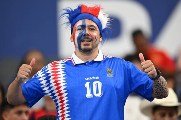 FIFA World Cup, WM, Weltmeisterschaft, Fussball 2026 semifinals - France vs Spain A supporter of France poses for a picture ahead of the FIFA World Cup 2026 semifinals match France against Spain, in Dallas, Texas, USA, 14 July 2026. DALLAS United States  Copyright: xALBERTxPENAx