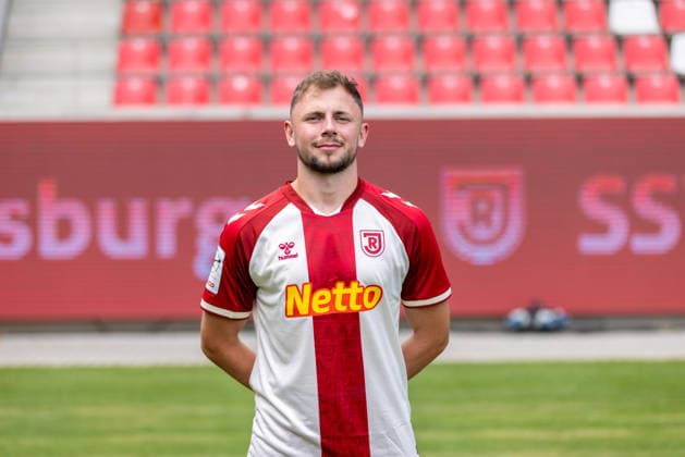 SSV Jahn Regensburg ; 3.Liga, Porträttermin 2026 2027, Lucas Hermes; SSV Jahn Regensburg; 3.Liga, Porträttermin 2026 2027, DFL REGULATIONS PROHIBIT ANY USE OF PHOTOGRAPHS AS IMAGE SEQUENCES AND OR QUASI-VIDEO. *** SSV Jahn Regensburg 3. Liga, Photo Shoot 2026–2027, Lucas Hermes SSV Jahn Regensburg 3. Liga, Photo Shoot 2026–2027, DFL regulations prohibit any use of photographs as image sequences and or quasi-video