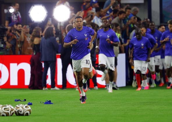 FIFA World Cup, WM, Weltmeisterschaft, Fussball 2026 semifinals - France vs Spain Kylian Mbappe of France and teammates enter the stadium ahead of the FIFA World Cup 2026 semifinals match France against Spain, in Dallas, USA, 14 July 2026. DALLAS United States  Copyright: xCHRISTOPHERxNEUNDORFx