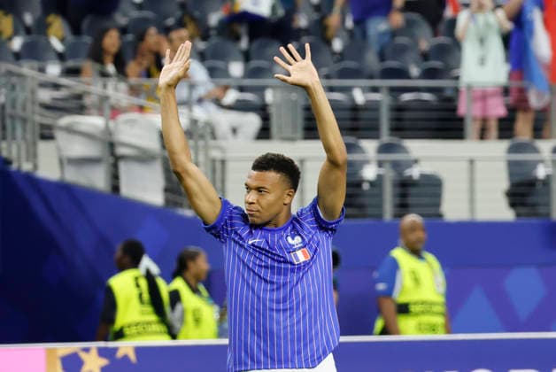 France s Kylian Mbappe warms up ahead of the FIFA World Cup, WM, Weltmeisterschaft, Fussball 2026 semifinals soccer match between France against Spain, in Dallas, USA, 14 July 2026. FIFA World Cup 2026 semifinals - France vs Spain !ACHTUNG: NUR REDAKTIONELLE NUTZUNG!  Copyright: xLavandeiraxJrx GRAF6590 20260714-55020893030_1