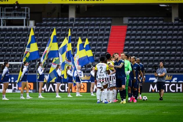 SOCCER - LASK vs Fenerbahce, test match LINZ,AUSTRIA,14.JUL.26 - SOCCER - ADMIRAL Bundesliga, Sueper Lig, Linzer ASK vs Fenerbahce Istanbul, test match. Image shows George Bello (LASK) and Milan Skriniar (Fenerbahce).  GEPAxpictures xChristianxMoser