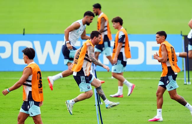 Argentina Training Session - FIFA World Cup, WM, Weltmeisterschaft, Fussball 2026 ATLANTA, GEORGIA - JULY 14: Argentina s Lionel Messi warms up prior to a training session ahead of the 2026 FIFA World Cup semifinal match against England in Atlanta, Georgia, United States, on July 14, 2026. Evrim Aydin Anadolu Georgia United States. Editorial use only. Please get in touch for any other usage.  Copyright: x2026xAnadoluxEvrimxAydinx
