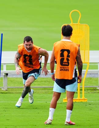 Argentina Training Session - FIFA World Cup, WM, Weltmeisterschaft, Fussball 2026 ATLANTA, GEORGIA - JULY 14: Argentina s Lionel Messi warms up prior to a training session ahead of the 2026 FIFA World Cup semifinal match against England in Atlanta, Georgia, United States, on July 14, 2026. Evrim Aydin Anadolu Georgia United States. Editorial use only. Please get in touch for any other usage.  Copyright: x2026xAnadoluxEvrimxAydinx