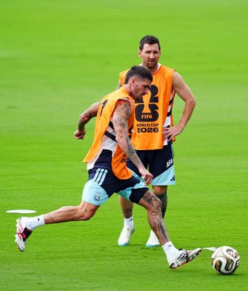 Argentina Training Session - FIFA World Cup, WM, Weltmeisterschaft, Fussball 2026 ATLANTA, GEORGIA - JULY 14: Argentina s Lionel Messi warms up prior to a training session ahead of the 2026 FIFA World Cup semifinal match against England in Atlanta, Georgia, United States, on July 14, 2026. Evrim Aydin Anadolu Georgia United States. Editorial use only. Please get in touch for any other usage.  Copyright: x2026xAnadoluxEvrimxAydinx