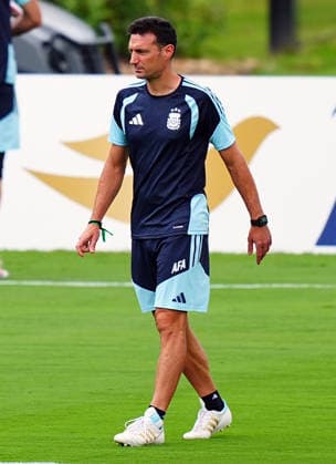 Argentina Training Session - FIFA World Cup, WM, Weltmeisterschaft, Fussball 2026 ATLANTA, GEORGIA - JULY 14: Lionel Scaloni, Head Coach of Argentina, leads the training session ahead of the FIFA World Cup 2026 Semi Final match against England in Atlanta, Georgia, United Staes on July 14, 2026. Evrim Aydin Anadolu Georgia United States. Editorial use only. Please get in touch for any other usage.  Copyright: x2026xAnadoluxEvrimxAydinx