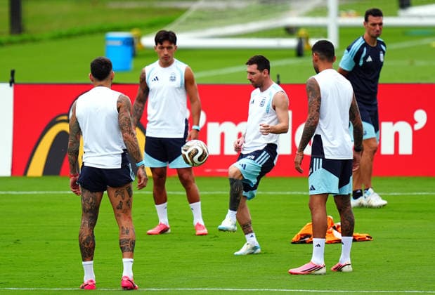 Argentina Training Session - FIFA World Cup, WM, Weltmeisterschaft, Fussball 2026 ATLANTA, GEORGIA - JULY 14: Argentina s Lionel Messi (2nd R) attends the training session ahead of the FIFA World Cup 2026 Semi Final match against England in Atlanta, Georgia, United Staes on July 14, 2026. Evrim Aydin Anadolu Georgia United States. Editorial use only. Please get in touch for any other usage.  Copyright: x2026xAnadoluxEvrimxAydinx