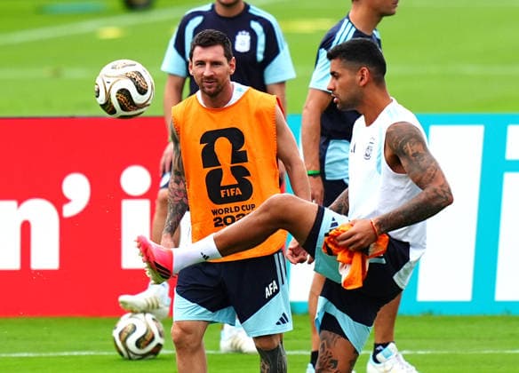 Argentina Training Session - FIFA World Cup, WM, Weltmeisterschaft, Fussball 2026 ATLANTA, GEORGIA - JULY 14: Argentina s Lionel Messi (L) attends the training session ahead of the FIFA World Cup 2026 Semi Final match against England in Atlanta, Georgia, United Staes on July 14, 2026. Evrim Aydin Anadolu Georgia United States. Editorial use only. Please get in touch for any other usage.  Copyright: x2026xAnadoluxEvrimxAydinx