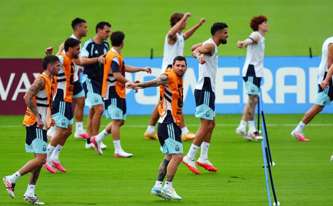 Argentina Training Session - FIFA World Cup, WM, Weltmeisterschaft, Fussball 2026 ATLANTA, GEORGIA - JULY 14: Argentina s Lionel Messi (C) attends the training session ahead of the FIFA World Cup 2026 Semi Final match against England in Atlanta, Georgia, United Staes on July 14, 2026. Evrim Aydin Anadolu Georgia United States. Editorial use only. Please get in touch for any other usage.  Copyright: x2026xAnadoluxEvrimxAydinx