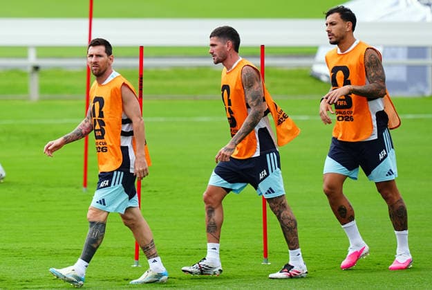 Argentina Training Session - FIFA World Cup, WM, Weltmeisterschaft, Fussball 2026 ATLANTA, GEORGIA - JULY 14: Argentina s Lionel Messi (L) attends the training session ahead of the FIFA World Cup 2026 Semi Final match against England in Atlanta, Georgia, United Staes on July 14, 2026. Evrim Aydin Anadolu Georgia United States. Editorial use only. Please get in touch for any other usage.  Copyright: x2026xAnadoluxEvrimxAydinx