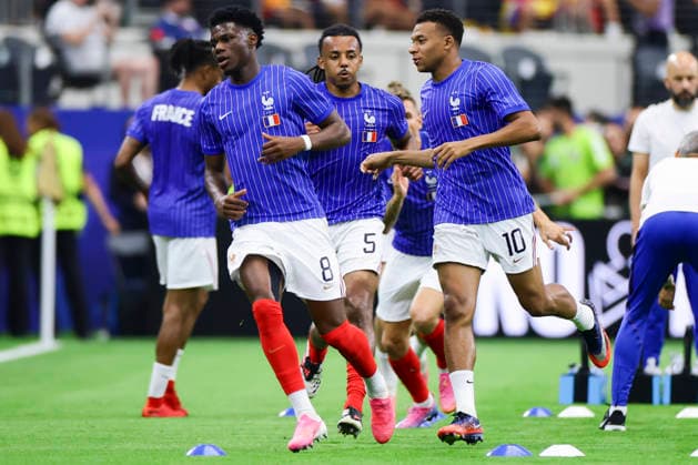 France s players warms up ahead of the FIFA World Cup, WM, Weltmeisterschaft, Fussball 2026 semifinals soccer match between France against Spain, in Dallas, USA, 14 July 2026. FIFA World Cup 2026 semifinals - France vs Spain !ACHTUNG: NUR REDAKTIONELLE NUTZUNG!  Copyright: xCarlosxRamirezx GRAF6636 20260714-55020893312_1