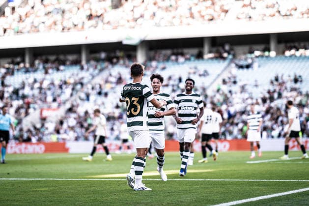 July 14, 2026, Faro, Faro, Portugal: Daniel Braganca of Sporting Clube de Portugal celebrates scoring his sides fourth goal of the match during the Pre-Season Firiendly match between Sporting CP and Celtic FC at Estadio do Algarve in Faro on July 14, 2026 Faro Portugal - ZUMAg283 20260714_zsp_g283_036 Copyright: xJoaoxGregoriox