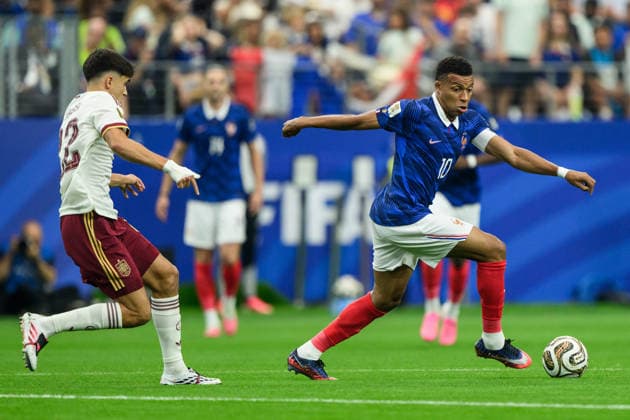 260714 Pau Cubarsi of Spain and Kylian Mbappe of France during the FIFA World Cup, WM, Weltmeisterschaft, Fussball 2026 semifinal football match between France and Spain on July 14, 2026 in Dallas. Photo: Joel Marklund BILDBYRAN kod JM JM0827 bbeng fotboll football soccer fotball vm fotbolls-vm fotball-vm fotbolls-vm 2026 fifa world cup 2026 semifinal france frankrike spain spanien *** July 14, 2026: Pau Cubarsi of Spain and Kylian Mbappé of France during the 2026 FIFA World Cup soccer semifinal match between France and Spain on July 14, 2026 in Dallas. Photo by Joel Marklund, BILDBYRAN. Code: JM JM0827 bbeng soccer football soccer World Cup soccer World Cup 2026 FIFA World Cup 2026 semifinal France Spain  Copyright: JOELxMARKLUND BB260714JM010