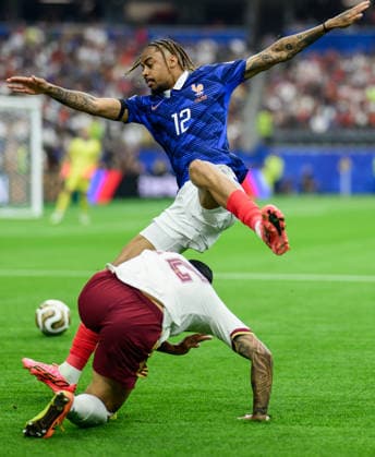 260714 Pedro Porro of Spain and Bradley Barcola of France during the FIFA World Cup, WM, Weltmeisterschaft, Fussball 2026 semifinal football match between France and Spain on July 14, 2026 in Dallas. Photo: Joel Marklund BILDBYRAN kod JM JM0827 bbeng fotboll football soccer fotball vm fotbolls-vm fotball-vm fotbolls-vm 2026 fifa world cup 2026 semifinal france frankrike spain spanien *** July 14, 2026: Pedro Porro of Spain and Bradley Barcola of France during the 2026 FIFA World Cup soccer semifinal match between France and Spain on July 14, 2026 in Dallas. Photo by Joel Marklund. BILDBYRAN code JM JM0827 bbeng soccer football soccer World Cup soccer World Cup 2026 FIFA World Cup 2026 semifinal France Spain  Copyright: JOELxMARKLUND BB260714JM013