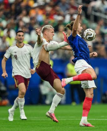 260714 Dani Olmo of Spain and Adrien Rabiot of France during the FIFA World Cup, WM, Weltmeisterschaft, Fussball 2026 semifinal football match between France and Spain on July 14, 2026 in Dallas. Photo: Joel Marklund BILDBYRAN kod JM JM0827 bbeng fotboll football soccer fotball vm fotbolls-vm fotball-vm fotbolls-vm 2026 fifa world cup 2026 semifinal france frankrike spain spanien *** July 14, 2026: Dani Olmo of Spain and Adrien Rabiot of France during the 2026 FIFA World Cup soccer semifinal match between France and Spain on July 14, 2026 in Dallas. Photo by Joel Marklund. BILDBYRAN code JM JM0827 bbeng soccer football soccer World Cup soccer World Cup 2026 FIFA World Cup 2026 semifinal France Spain  Copyright: JOELxMARKLUND BB260714JM016