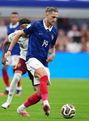 France v Spain - FIFA World Cup, WM, Weltmeisterschaft, Fussball 2026 - Semi Finals ARLINGTON, USA - JULY 14: Adrien Rabiot of France controls the ball during the 2026 FIFA World Cup semi-final match between France and Spain at Dallas Stadium in Arlington, Texas, United States on July 14, 2026. Jose Hernandez Anadolu Texas United States. Editorial use only. Please get in touch for any other usage.  Copyright: x2026xAnadoluxJosexHernandezx