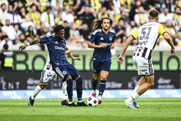 LASK Linz v Fenerbahce - Friendly LINZ, AUSTRIA - JULY 14: LASK Linz’s Mate Ivkovic (51) and Fenerbahce’s Fred (2nd L) battle for the ball during a friendly match as part of Fenerbahce’s pre-season training camp at Raiffeisen Arena in Linz, Austria, on July 14, 2026. Agit Erdi Ulukaya Anadolu Linz Austria. Editorial use only. Please get in touch for any other usage.  Copyright: x2026xAnadoluxAgitxErdixUlukayax