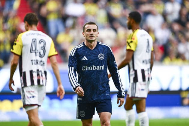 LASK Linz v Fenerbahce - Friendly LINZ, AUSTRIA - JULY 14: Fenerbahce’s Kerem Akturkoglu (C) in action during a friendly match against LASK Linz as part of Fenerbahce’s pre-season training camp at Raiffeisen Arena in Linz, Austria, on July 14, 2026. Agit Erdi Ulukaya Anadolu Linz Austria. Editorial use only. Please get in touch for any other usage.  Copyright: x2026xAnadoluxAgitxErdixUlukayax