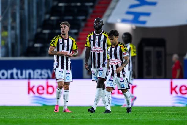 SOCCER - LASK vs Fenerbahce, test match LINZ,AUSTRIA,14.JUL.26 - SOCCER - ADMIRAL Bundesliga, Sueper Lig, Linzer ASK vs Fenerbahce Istanbul, test match. Image shows Sascha Horvath and Samuel Adeniran (LASK).  GEPAxpictures xChristianxMoser
