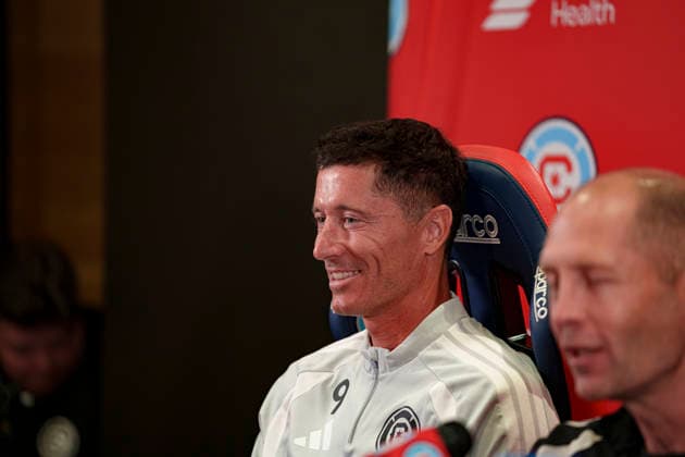 Robert Lewandowski seen during Robert Lewandowski and Chicago Fire press conference, PK, Pressekonferenz (Martin Murillo Ball Raw Images) Loule Estadio Algarve Portugal Copyright: xMartinxMurillox martinmurillo_chicago_lewandowski_conference_2627-8