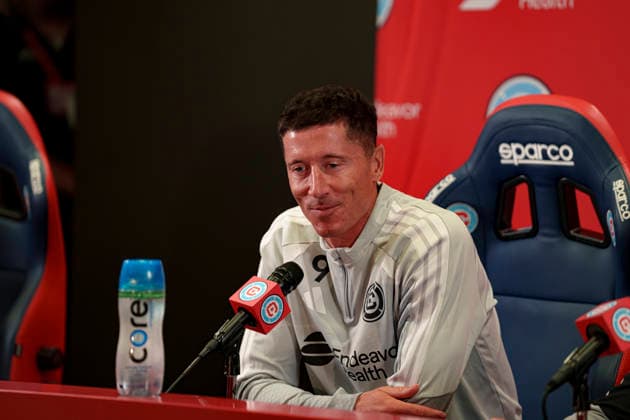 Robert Lewandowski seen during Robert Lewandowski and Chicago Fire press conference, PK, Pressekonferenz (Martin Murillo Ball Raw Images) Loule Estadio Algarve Portugal Copyright: xMartinxMurillox martinmurillo_chicago_lewandowski_conference_2627-6