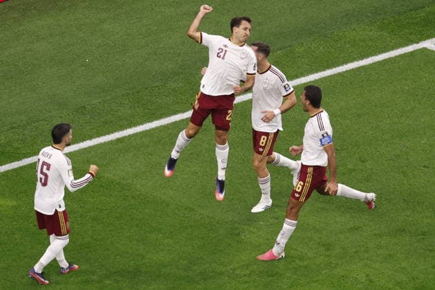 FIFA World Cup, WM, Weltmeisterschaft, Fussball 2026 semifinals - France vs Spain Mikel Oyarzabal (up) of Spain celebrates with teammates after scoring the 1-0 goal during the FIFA World Cup 2026 semifinals match France against Spain, in Dallas, USA, 14 July 2026. DALLAS United States  Copyright: xSHAWNxTHEWx