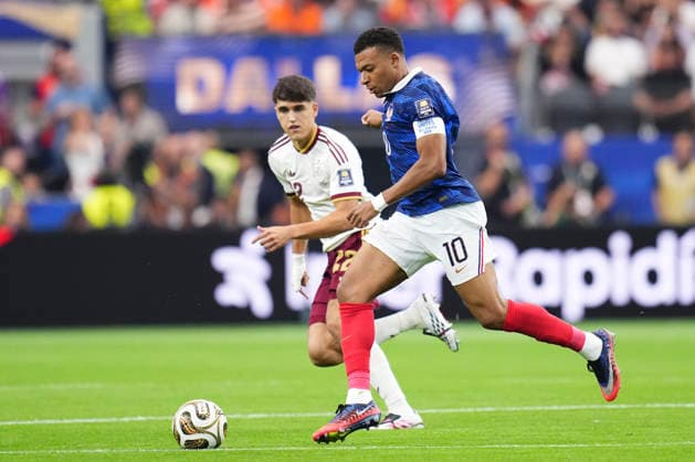 July 14, 2026, Arlington, Texas, United States: Kylian Mbappe of France runs with the ball during the FIFA World Cup, WM, Weltmeisterschaft, Fussball 2026 Semi Final match between France and Spain at Dallas Stadium on July 14, 2026 in Arlington, Texas. France V Spain: Semi Final - FIFA World Cup 2026  - ZUMAa181 20260714_zaa_a181_044 Copyright: xJosexBretonx