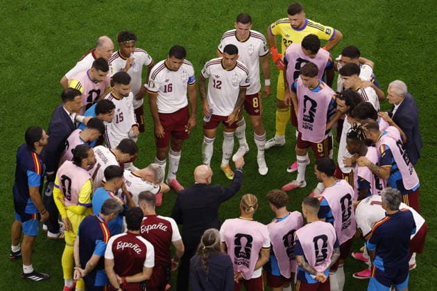 FIFA World Cup, WM, Weltmeisterschaft, Fussball 2026 semifinals - France vs Spain Players of Spain during a hydration break in the FIFA World Cup 2026 semifinals match France against Spain, in Dallas, USA, 14 July 2026. DALLAS United States  Copyright: xSHAWNxTHEWx
