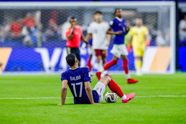 France vs Spain - FIFA World Cup, WM, Weltmeisterschaft, Fussball 2026 - 14 07 2026 William Saliba of France is injured during the FIFA World Cup 2026 semi finals match between France and Spain at Dallas Stadium on July 14, 2026 in Arlington, Texas, Estados Unidos Arlington Estados Unidos Copyright: xPGSxPhotoxAgencyx