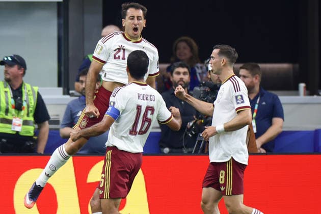 Mikel Oyarzabal (Up) of Spain celebrates a goal during a 2026 FIFA World Cup, WM, Weltmeisterschaft, Fussball semifinal match between France and Spain at AT&T stadium in Arlington, United States, 14 July 2026. FIFA World Cup 2026 Semifinal: France - Spain !ACHTUNG: NUR REDAKTIONELLE NUTZUNG!  Copyright: xCarlosxRamírezx GR2075 20260714-55020893832_1