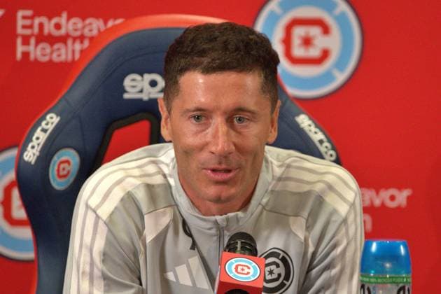 Chicago Fire FC introduces Robert Lewandowski CHICAGO, ILLINOIS - JULY 14: Robert Lewandowski speaks during a press conference, PK, Pressekonferenz after being introduced by the Chicago Fire FC at Endeavor Health Performance Center in Chicago, Illinois on July 14, 2026. Jacek Boczarski Anadolu Illinois United States. Editorial use only. Please get in touch for any other usage.  Copyright: x2026xAnadoluxJacekxBoczarskix