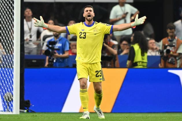 FIFA World Cup, WM, Weltmeisterschaft, Fussball 2026 semifinals - France vs Spain Goalkeeper Unai Simon of Spain gestures during the FIFA World Cup 2026 semifinals match France against Spain, in Dallas, Texas, USA, 14 July 2026. DALLAS United States  Copyright: xALBERTxPENAx