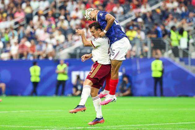 RECORD DATE NOT STATED FIFA World Cup, WM, Weltmeisterschaft, Fussball 2026 - Semifinal - France v Spain Mikel Oyarzabal player of Spain and Maxence Lacroix player of France during the FIFA World Cup semifinal match between France and Spain, at Dallas Stadium, in Texas, United States, on Tuesday, July 14, 2026.(Foto: William Volcov Brazil Photo Press IMAGO) Sports Arlington TX United States Copyright: xWILLIAMxVOLCOVx