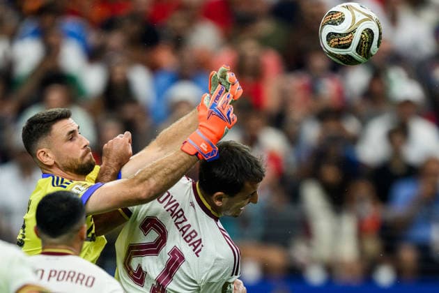 260714 goalkeeper Unai Simon and Mikel Oyarzabal of Spain during the FIFA World Cup, WM, Weltmeisterschaft, Fussball 2026 semifinal football match between France and Spain on July 14, 2026 in Dallas. Photo: Joel Marklund BILDBYRAN kod JM JM0827 bbeng fotboll football soccer fotball vm fotbolls-vm fotball-vm fotbolls-vm 2026 fifa world cup 2026 semifinal france frankrike spain spanien *** July 14, 2026: Goalkeeper Unai Simon and Mikel Oyarzabal of Spain during the 2026 FIFA World Cup soccer semifinal match between France and Spain on July 14, 2026 in Dallas. Photo by Joel Marklund, BILDBYRAN. Code: JM JM0827 bbeng soccer football soccer World Cup soccer World Cup 2026 FIFA World Cup 2026 semifinal France Spain  Copyright: JOELxMARKLUND BB260714JM061