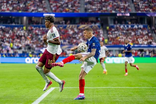 DALLAS - (lr) Lamine Yamal of Spain and Lucas Digne of France during the 2026 World Cup match between France and Spain at Dallas Stadium on July 14, 2026, in Dallas, United States. (Photo by Stefan Koops EYE4IMAGES DeFodi Images) - *** DALLAS — Lamine Yamal of Spain and Lucas Digne of France during the 2026 World Cup match between France and Spain at Dallas Stadium on July 14, 2026, in Dallas, United States. Photo by Stefan Koops, EYE4IMAGES, DeFodi Images