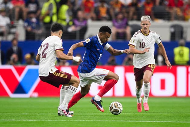 France v Spain - FIFA World Cup, WM, Weltmeisterschaft, Fussball 2026 Kylian Mbappe of France competes for the ball with Pau Cubarsi of Spain and Dani Olmo of Spain during the FIFA World Cup 2026 semi final football match between France and Spain. Arlington United States Copyright: xNicolòxCampox