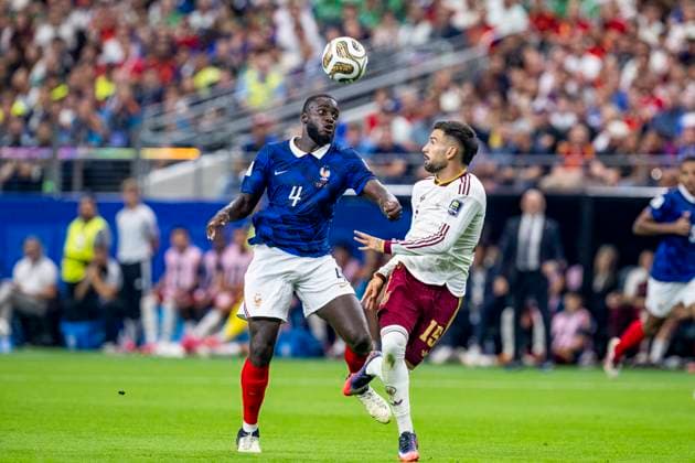 DALLAS - (lr) Dayot Upamecano of France and Alex Baena of Spain during the 2026 World Cup match between France and Spain at Dallas Stadium on July 14, 2026, in Dallas, United States. (Photo by Stefan Koops EYE4IMAGES DeFodi Images) - *** DALLAS — Dayot Upamecano of France and Alex Baena of Spain during the 2026 World Cup match between France and Spain at Dallas Stadium on July 14, 2026, in Dallas, United States. Photo by Stefan Koops, EYE4IMAGES, DeFodi Images