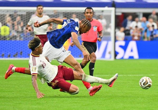 FIFA World Cup, WM, Weltmeisterschaft, Fussball 2026 semifinals - France vs Spain Lamine Yamal of Spain (L) and Bradley Barcola of France in action during the FIFA World Cup 2026 semifinals match France against Spain, in Dallas, USA, 14 July 2026. DALLAS United States  Copyright: xSAMxWASSONx