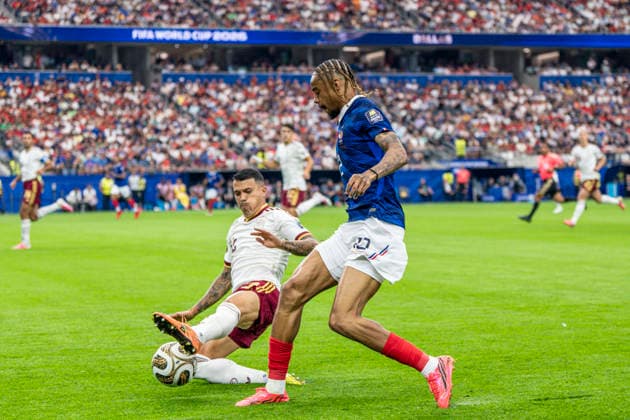 Bradley Barcola of France and Pedro Porro of Spain compete for possession of the ball during the match between France and Spain, valid for the semi-final of the 2026 FIFA World Cup, WM, Weltmeisterschaft, Fussball held at AT&T Stadium in Dallas, Texas, United States. Richard Callis Fotoarena (Richard Callis SPP)  Copyright: xRichardxCallisx xSPPx spp-en-RiCa-2984532