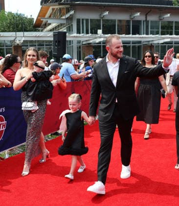 Max Muncy of the Los Angeles Dodgers arrives on the red carpet at the 2026 MLB, Baseball Herren, USA All Star Red Carpet Show in Philadelphia, Pennsylvania, on Tuesday, July 14, 2026.  PHI202607142003 LAURENCExKESTERSON