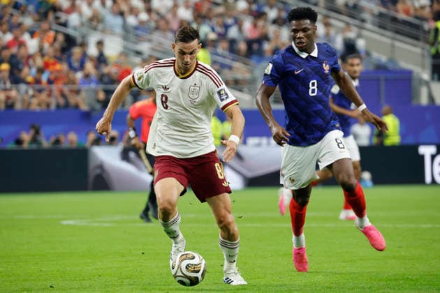 Aurelien Tchouameni (R) of France vies for the ball with Fabian Ruiz of Spain during the 2026 FIFA World Cup, WM, Weltmeisterschaft, Fussball semi-final match between France and Spain at AT&T Stadium in Arlington, USA, 14 July 2026. FIFA World Cup 2026: France - Spain !ACHTUNG: NUR REDAKTIONELLE NUTZUNG!  Copyright: xLavandeiraxJrx GR2102 20260714-55020894211_1