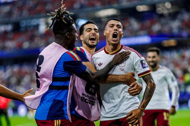 France vs Spain - FIFA World Cup, WM, Weltmeisterschaft, Fussball 2026 - 14 07 2026 Pedro Porro of Spain celebrating his goal with his teammates during the FIFA World Cup 2026 semi finals match between France and Spain at Dallas Stadium on July 14, 2026 in Arlington, Texas, Estados Unidos Arlington Estados Unidos Copyright: xPGSxPhotoxAgencyx