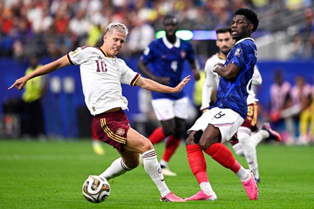 2026-07-14 France v Spain - Semi Final - FIFA World Cup, WM, Weltmeisterschaft, Fussball 2026 ARLINGTON, UNITED STATES - JULY 14: Dani Olmo of Spain, Aurelien Tchouameni of France during the Semi Final - FIFA World Cup 2026 match between France and Spain at Dallas Stadium on July 14, 2026 in Arlington, Texas. (Photo by Pablo Morano BSR Agency) Arlington United States Content not available for redistribution in The Netherlands directly or indirectly through any third parties. Copyright: xBSRxAgencyx