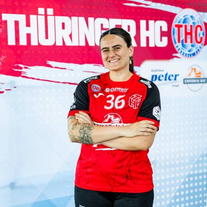 08.07.2026, GER, Handball, Frauen, Saison 2026 2027, Alsco 1.Bl, Thueringer HC Pressetermin Mannschaftsfoto Macela Arounian (Thueringer HC,36) 99974 Mühlhausen Automobile Peter GmbH - Peugeot Thüringen Deutschland *** July 8, 2026, GER, Handball, Women, 2026–2027 Season, Alsco 1st Division, Thueringer HC Press Event, Team Photo, Macela Arounian, Thueringer HC, 36 99974 Mühlhausen, Automobile Peter GmbH, Peugeot, Thuringia, Germany