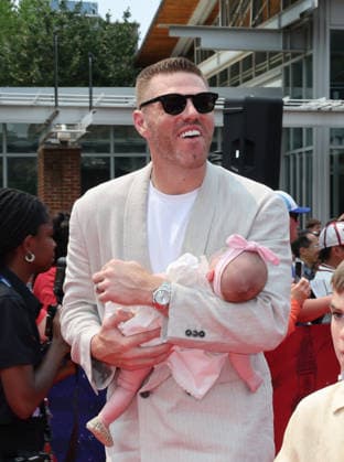Freddie Freeman 5 of the Los Angeles Dodgers and family arrive on the red carpet at the 2026 MLB, Baseball Herren, USA All Star Red Carpet Show in Philadelphia, Pennsylvania, on Tuesday, July 14, 2026.  PHI202607142061 LAURENCExKESTERSON